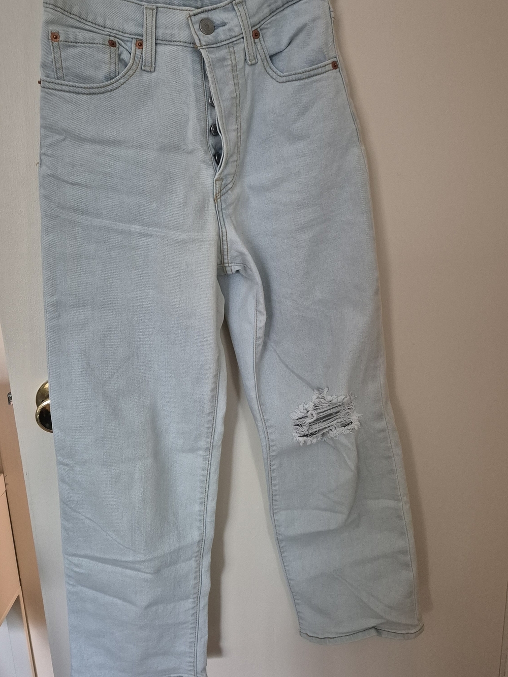 Levi's Light Wash Distressed Women's Cropped Jeans